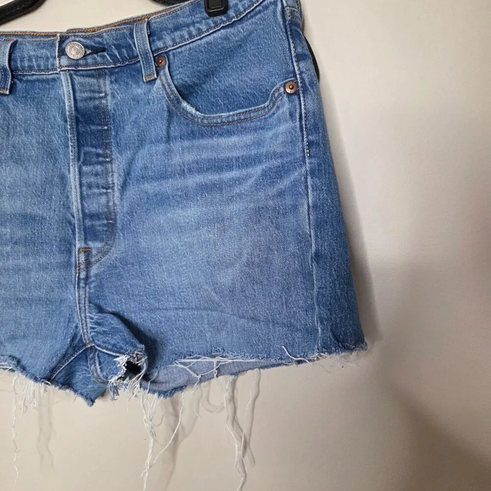 LEVIS Denim 501s Cutoff Shorts